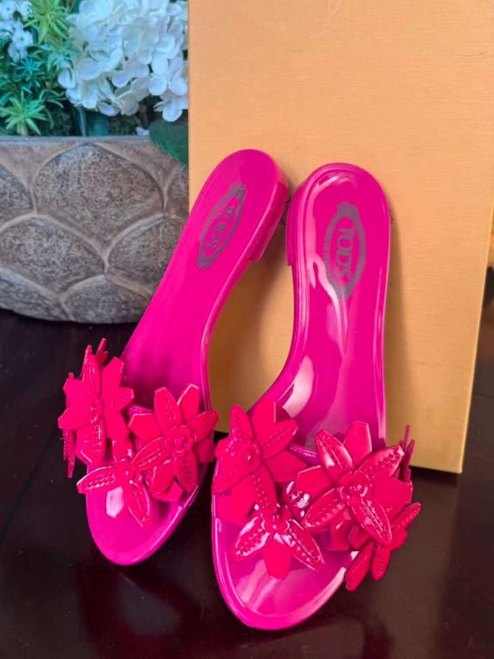 Authentic Tod's Pink Leather Synthetic Slides Sandals Size 35-MSRP$450
